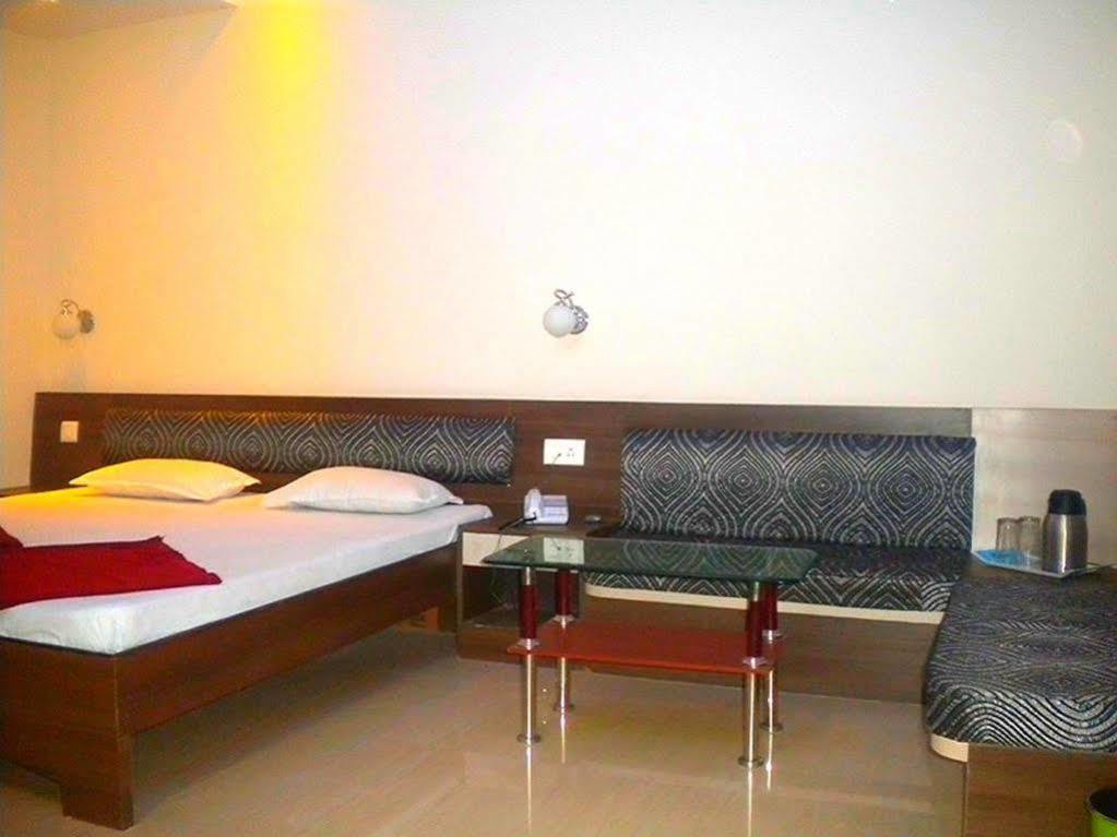 Hotel Sagar Castle Ratlām Zewnętrze zdjęcie